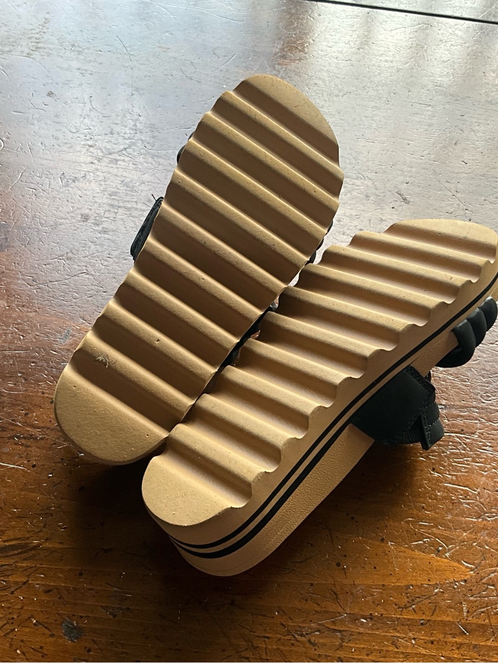 Ladies size 6 reef sandals - Picture 6 of 9
